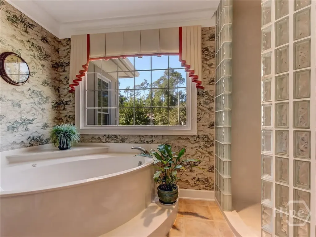 10 Pineside Lane Savannah GA 31411