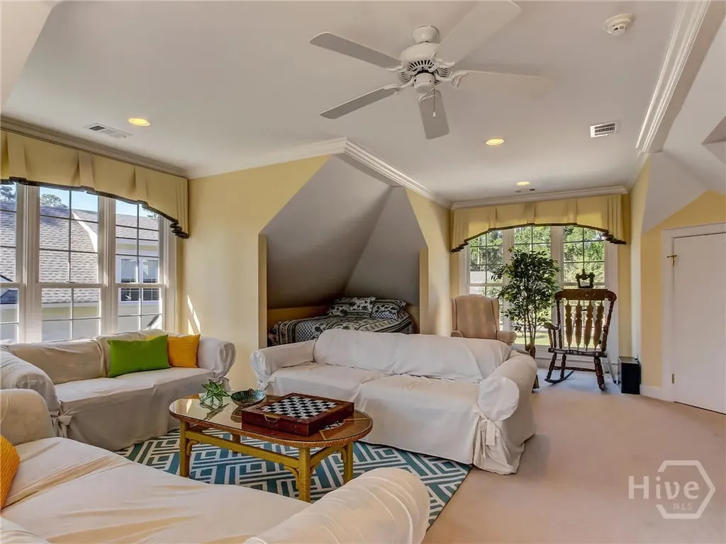 10 Pineside Lane Savannah GA 31411