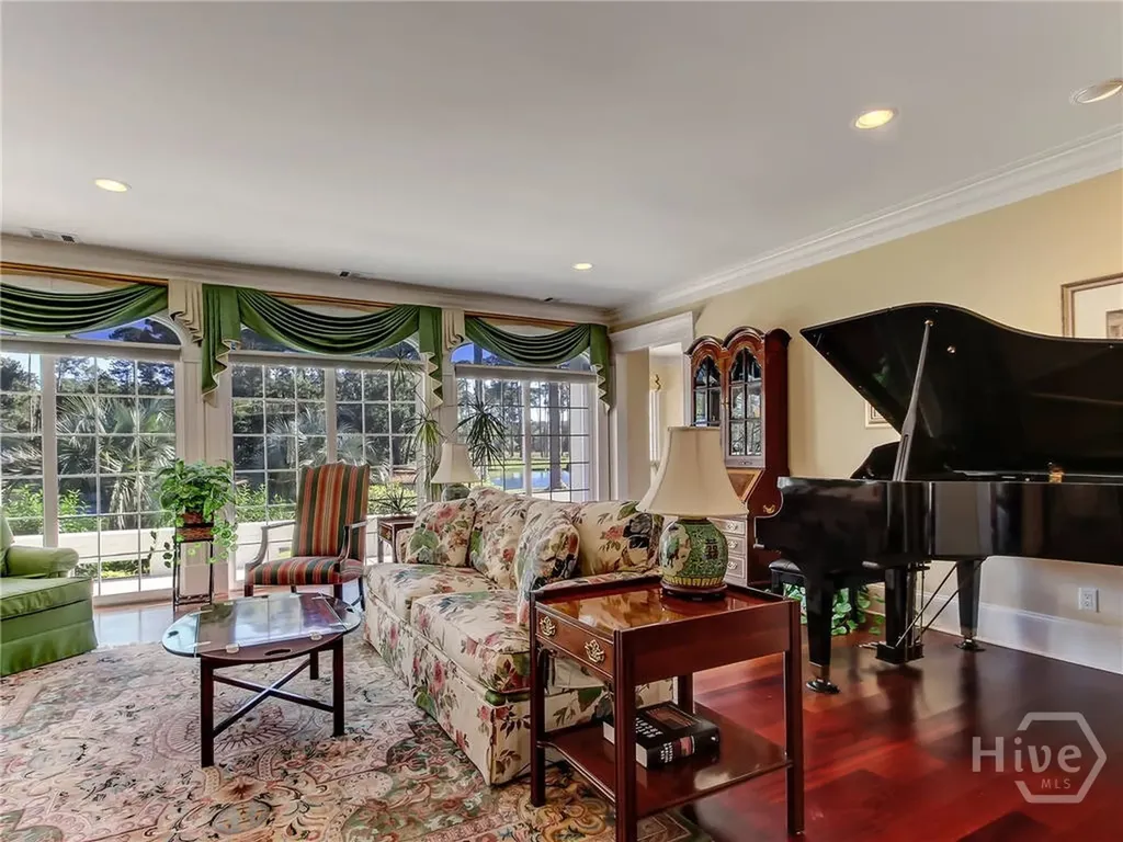 10 Pineside Lane Savannah GA 31411