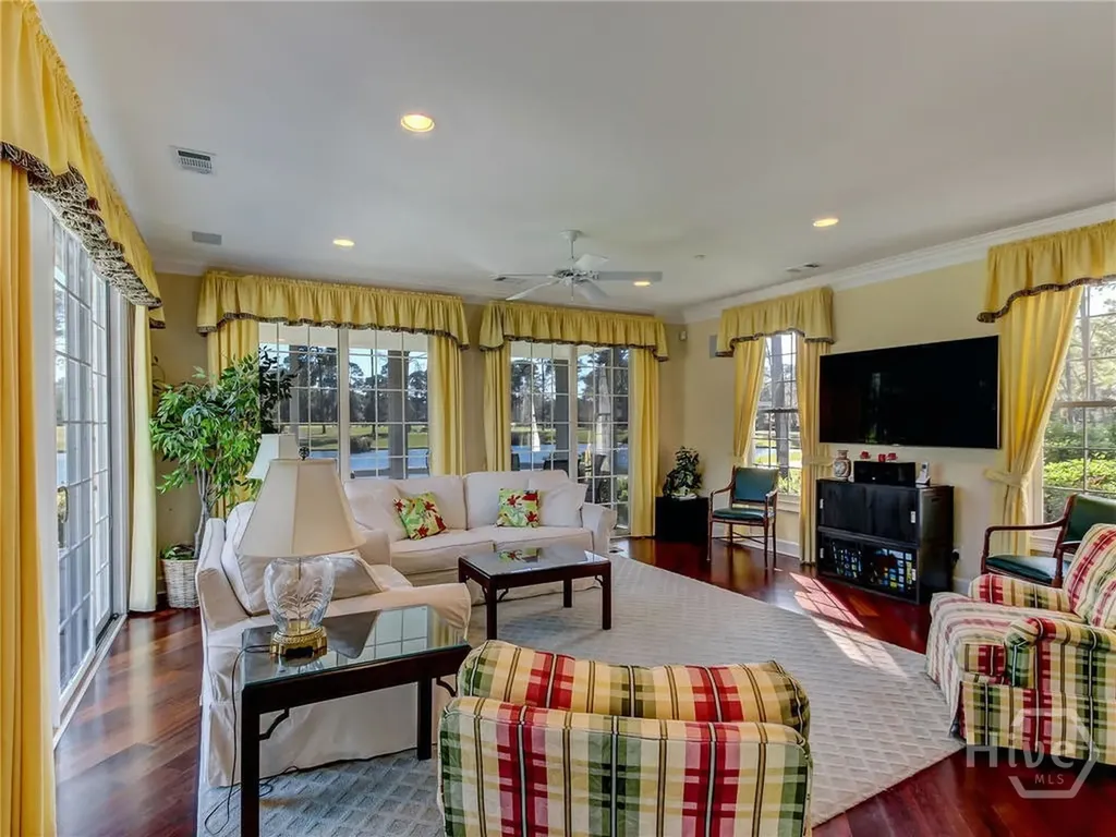 10 Pineside Lane Savannah GA 31411