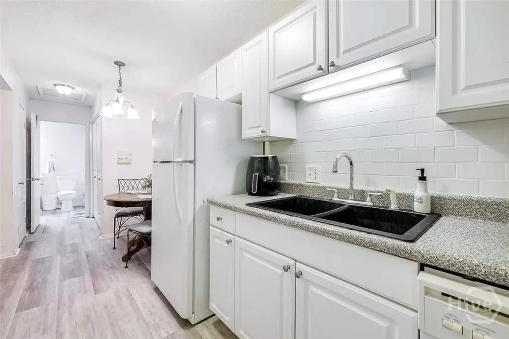 401 N Cromwell Road Savannah GA 31410