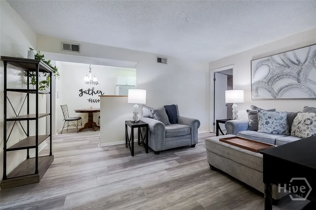 401 N Cromwell Road Savannah GA 31410