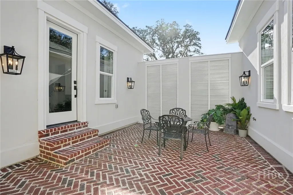 2 Top Gallant Circle Savannah GA 31411