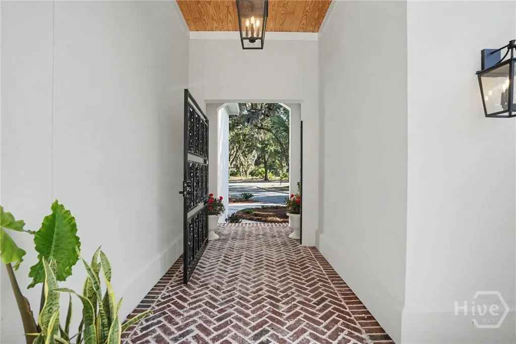 2 Top Gallant Circle Savannah GA 31411