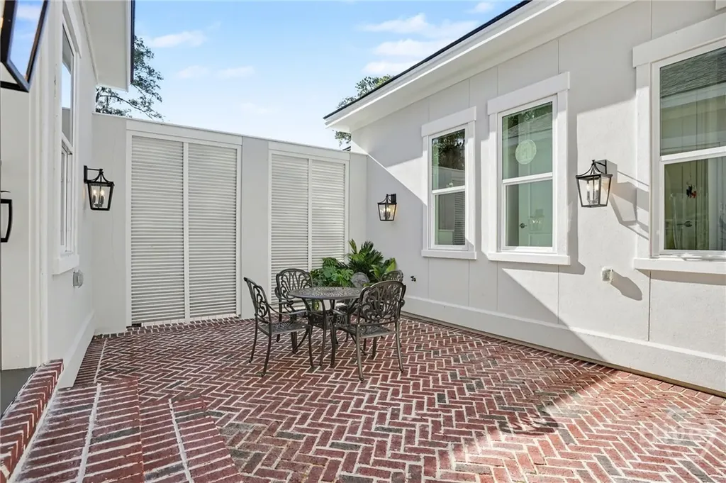 2 Top Gallant Circle Savannah GA 31411