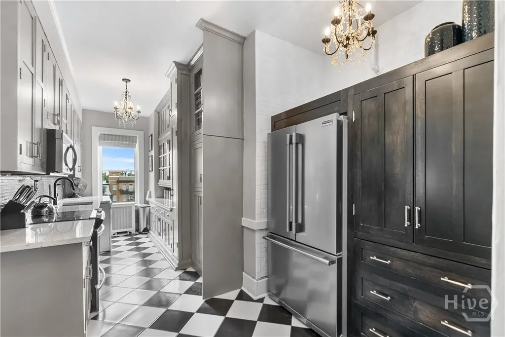 24 E Liberty Street Savannah GA 31401