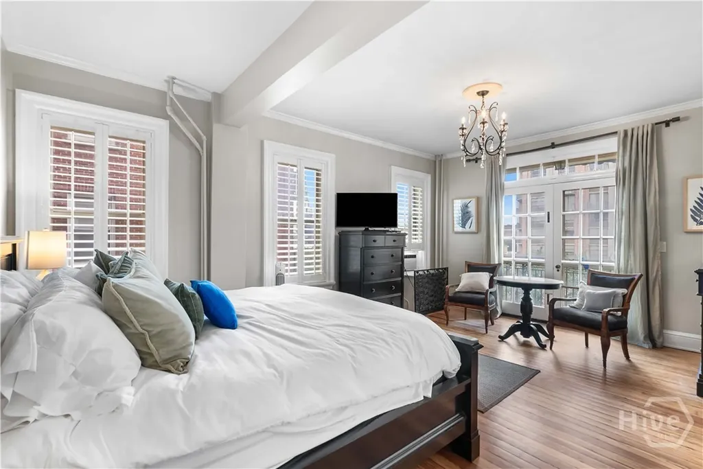24 E Liberty Street Savannah GA 31401
