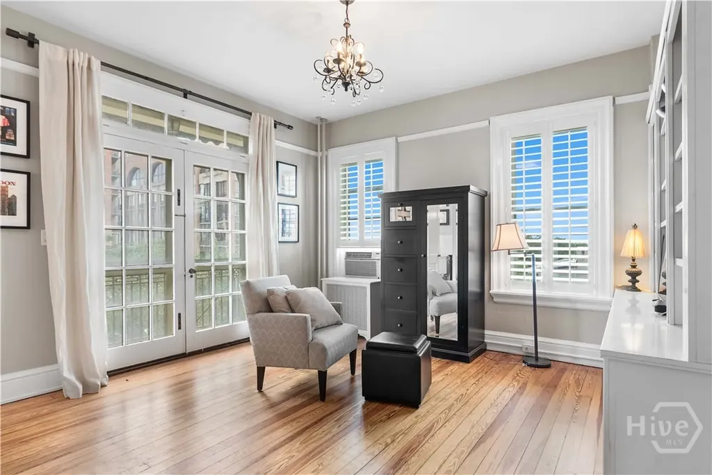24 E Liberty Street Savannah GA 31401