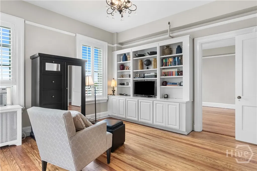 24 E Liberty Street Savannah GA 31401