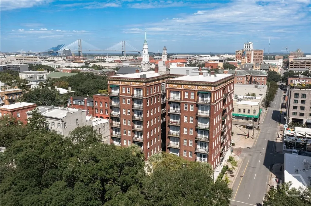 24 E Liberty Street Savannah GA 31401