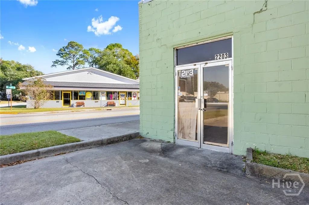 2203 Skidaway Road Savannah GA 31404