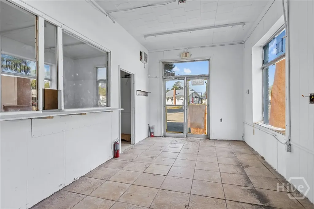 2203 Skidaway Road Savannah GA 31404