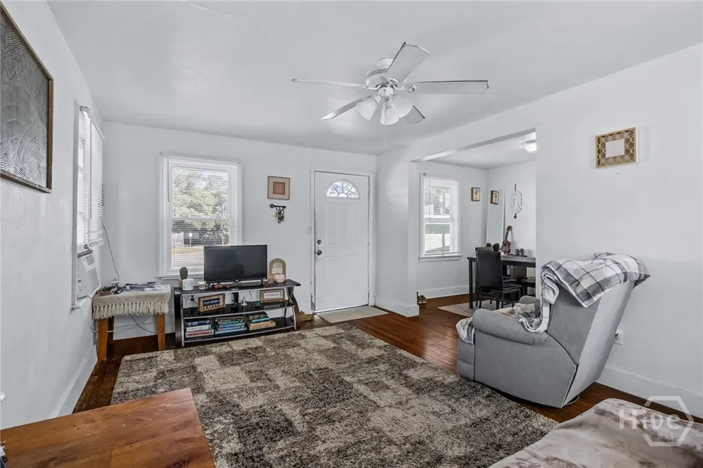 2203 Skidaway Road Savannah GA 31404