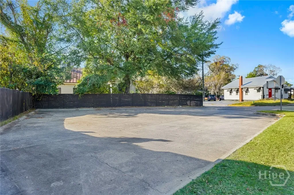 2203 Skidaway Road Savannah GA 31404