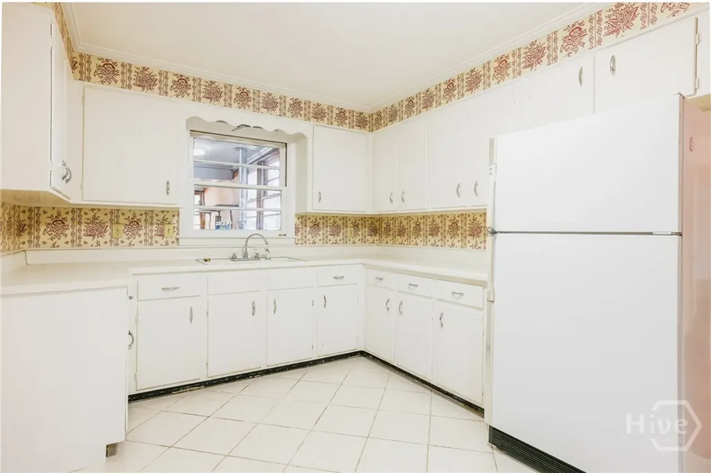 112 E Derenne Avenue Savannah GA 31405