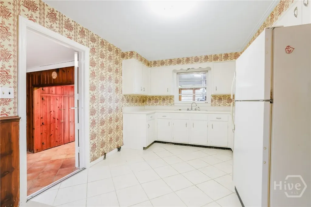 112 E Derenne Avenue Savannah GA 31405