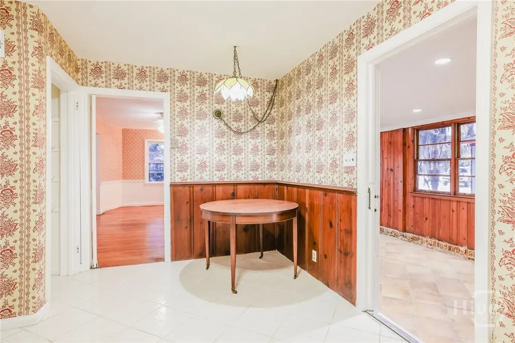 112 E Derenne Avenue Savannah GA 31405