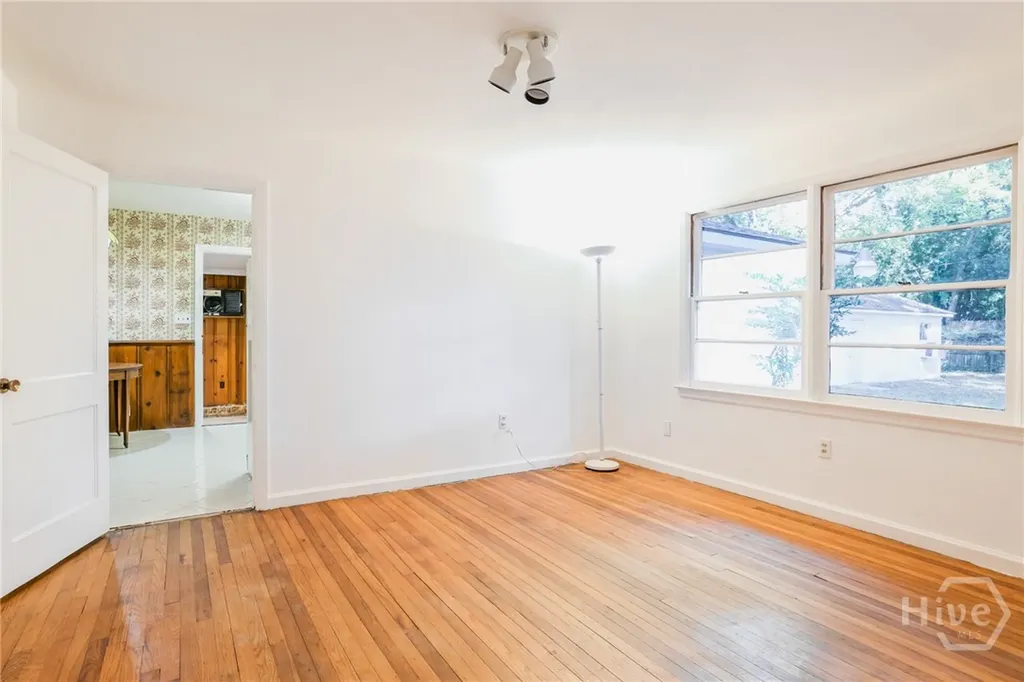 112 E Derenne Avenue Savannah GA 31405
