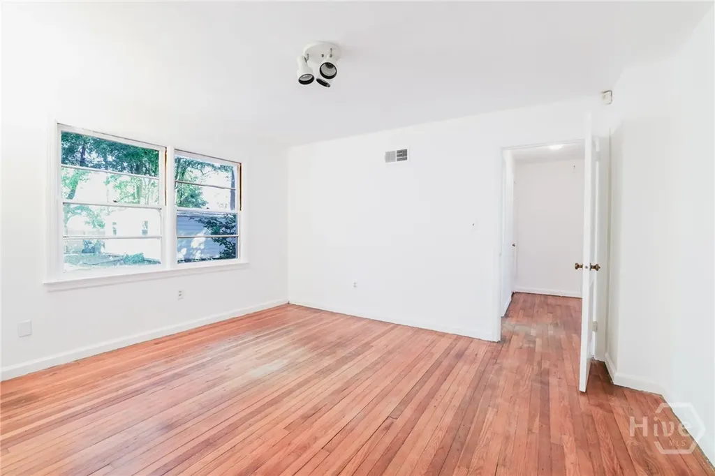 112 E Derenne Avenue Savannah GA 31405