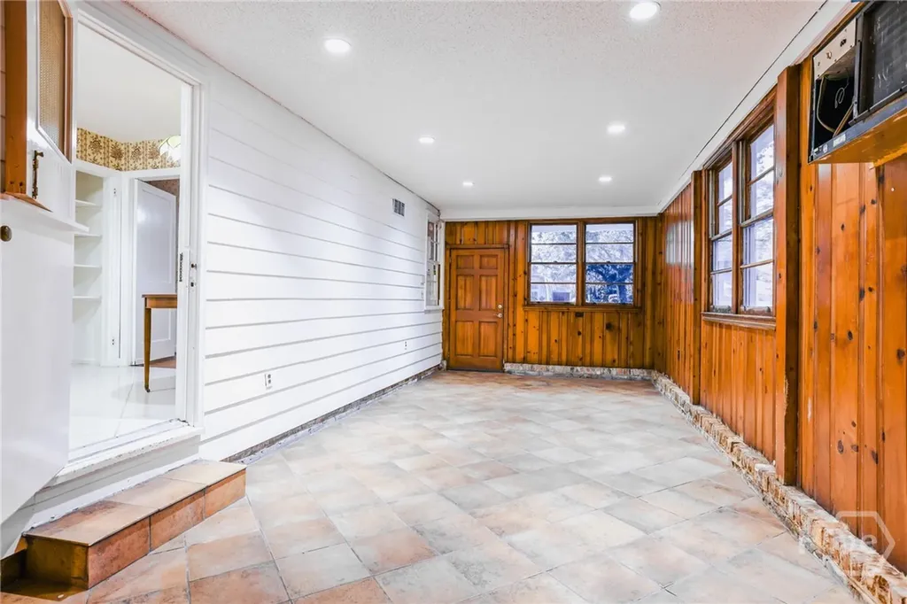112 E Derenne Avenue Savannah GA 31405