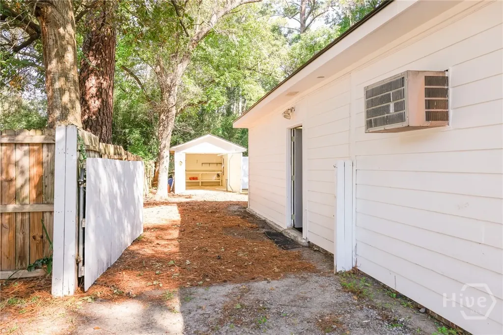 112 E Derenne Avenue Savannah GA 31405