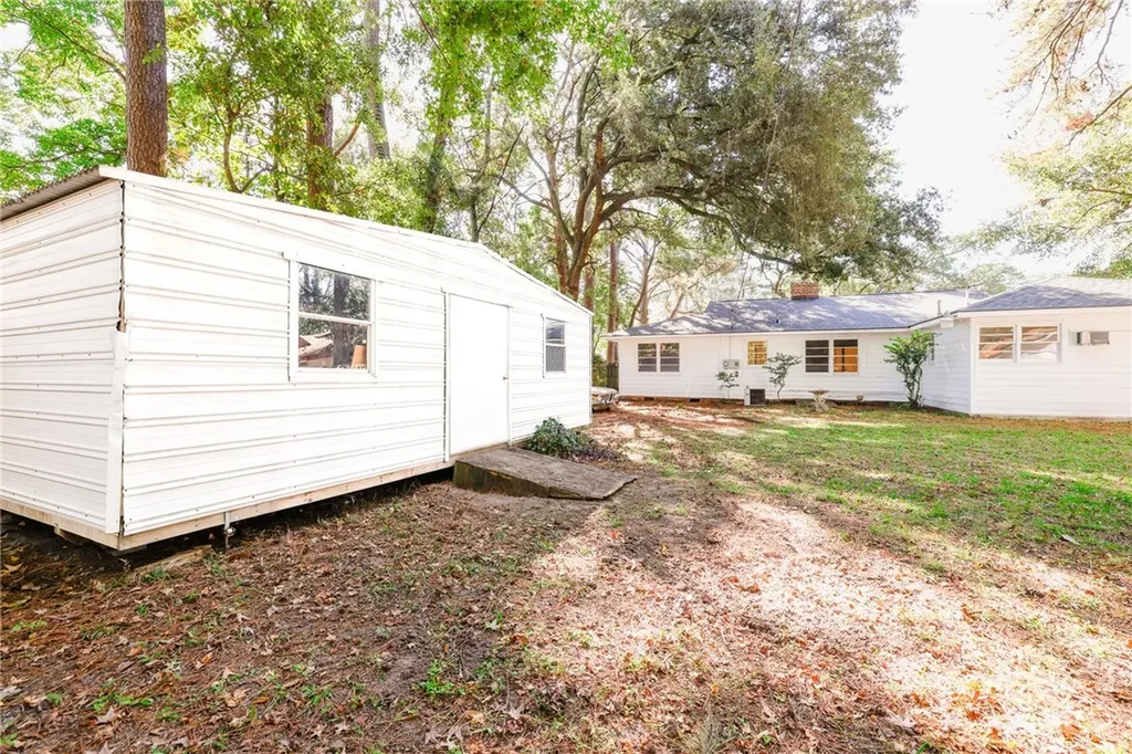 112 E Derenne Avenue Savannah GA 31405