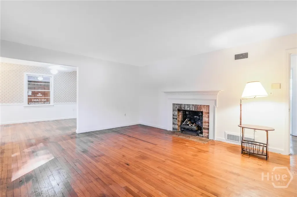 112 E Derenne Avenue Savannah GA 31405
