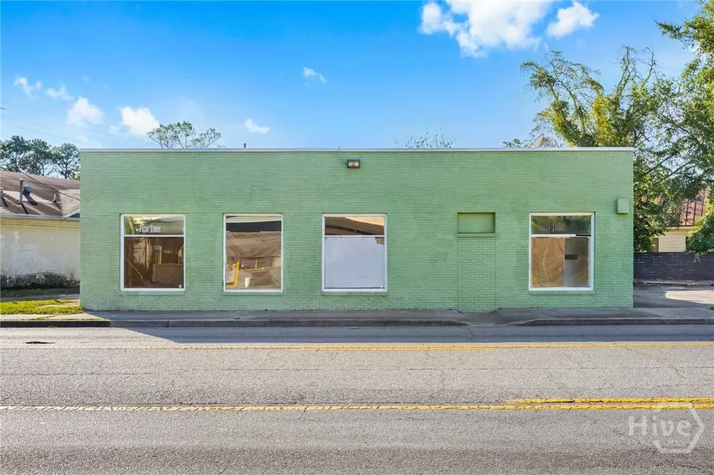 2203 Skidaway Road Savannah GA 31404