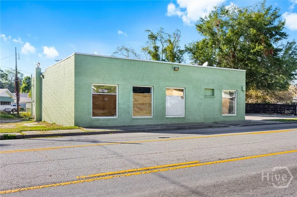2203 Skidaway Road Savannah GA 31404