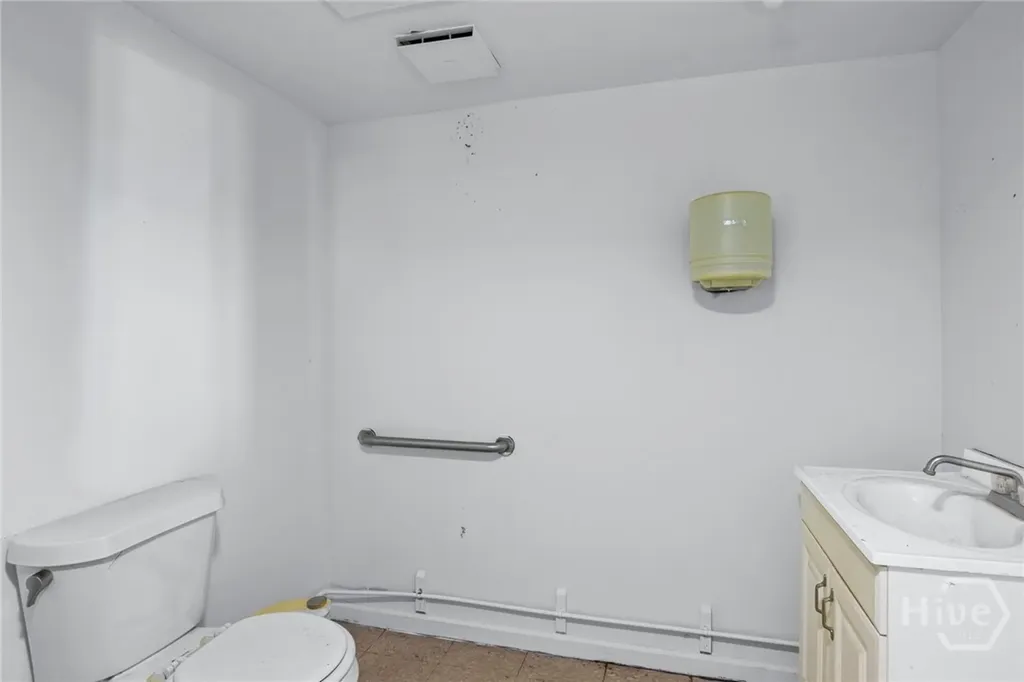 2203 Skidaway Road Savannah GA 31404