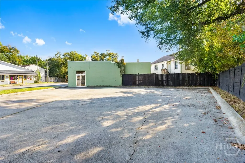 2203 Skidaway Road Savannah GA 31404