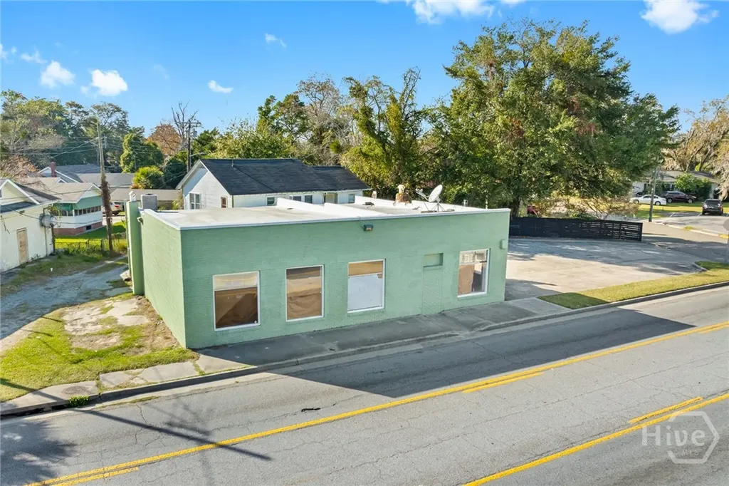 2203 Skidaway Road Savannah GA 31404