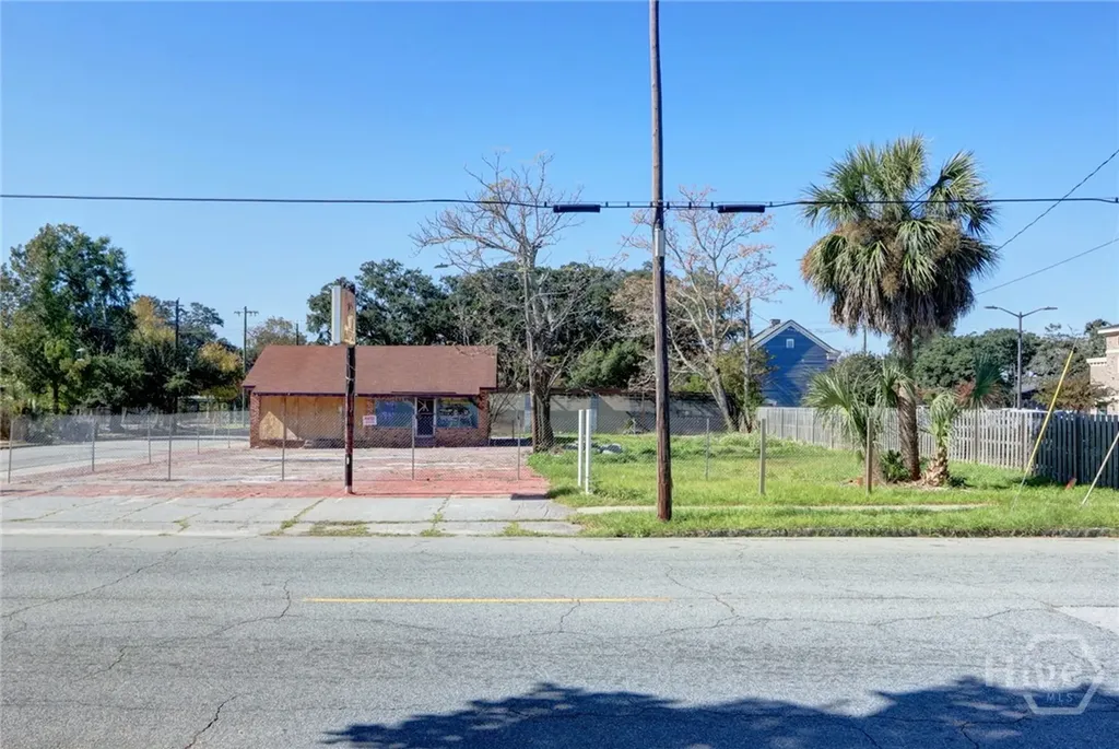 1805 / 1807 Montgomery Street Savannah GA 31401