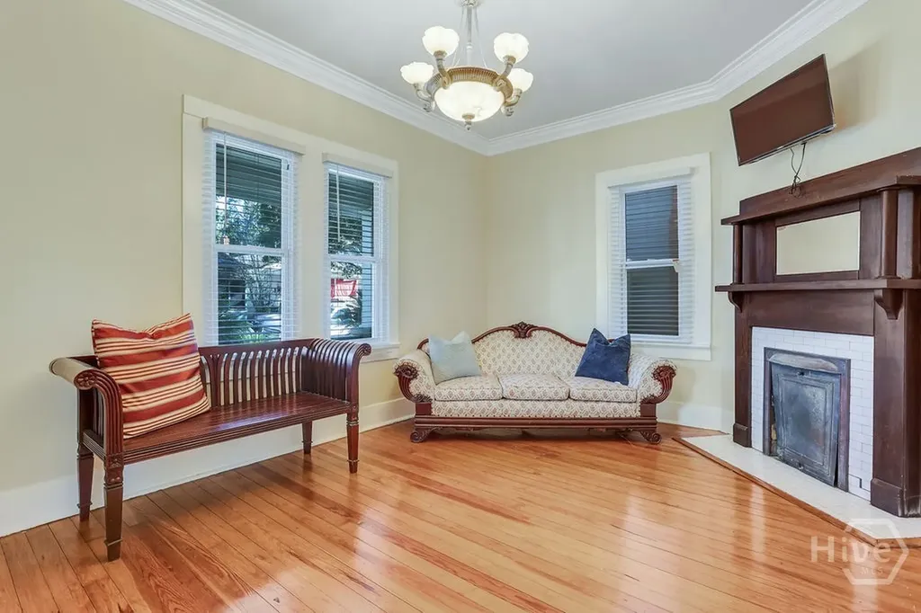 913-917 W 38th Street Savannah GA 31401