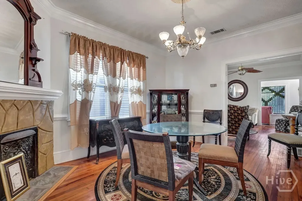 913-917 W 38th Street Savannah GA 31401