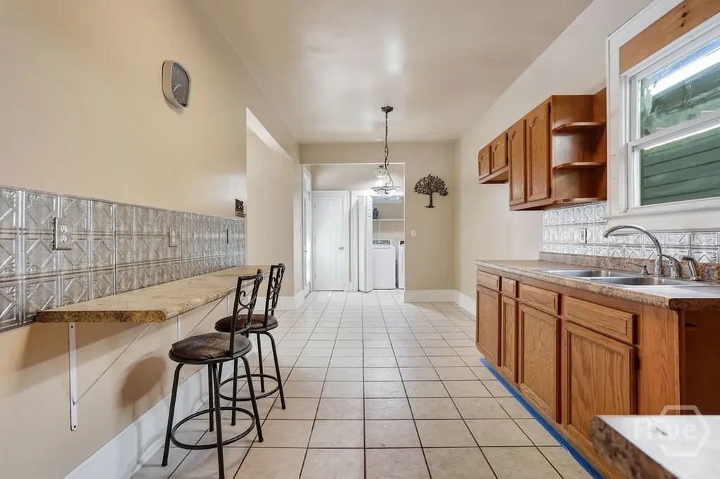 913-917 W 38th Street Savannah GA 31401