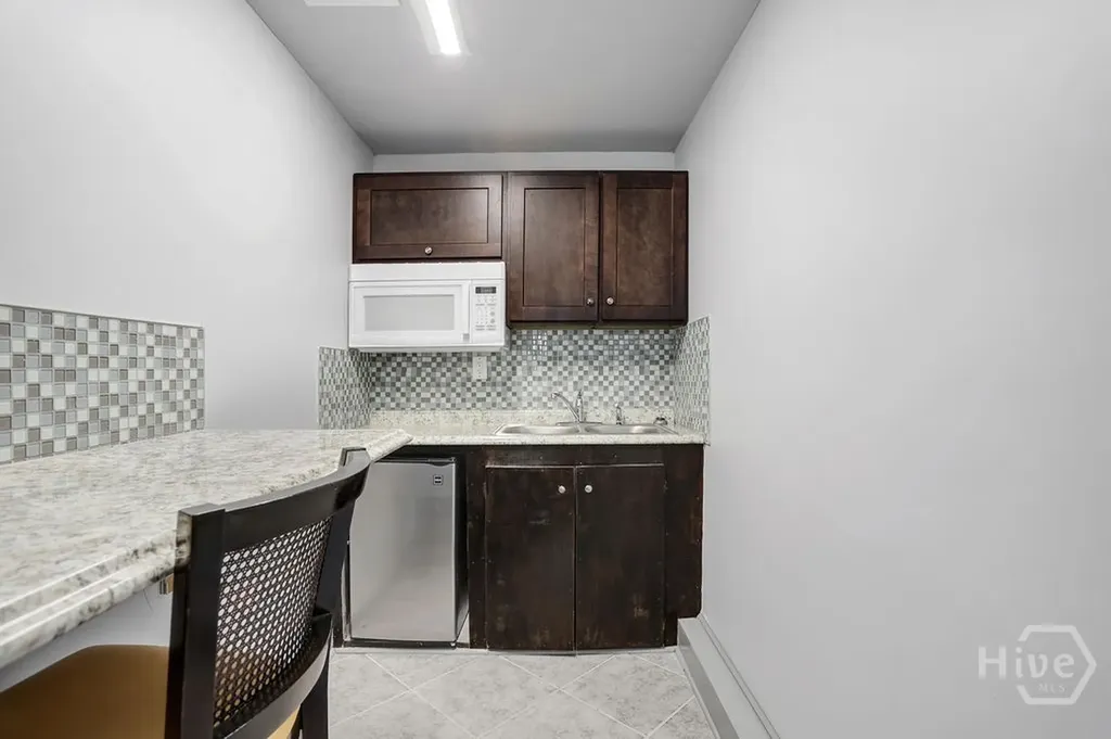 913-917 W 38th Street Savannah GA 31401