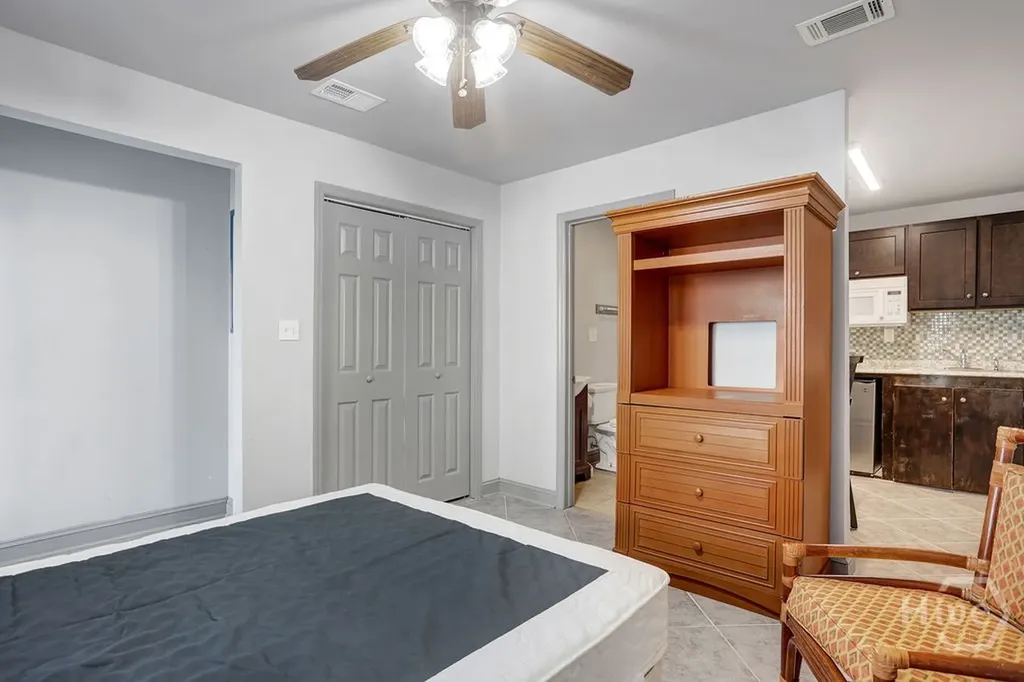 913-917 W 38th Street Savannah GA 31401