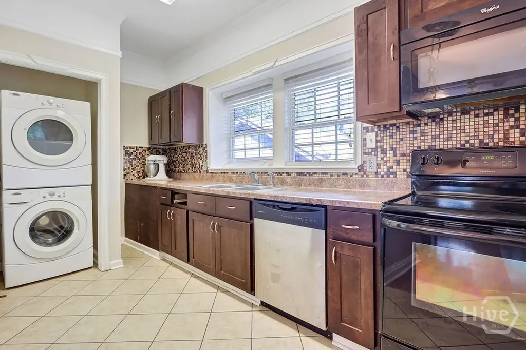 913-917 W 38th Street Savannah GA 31401