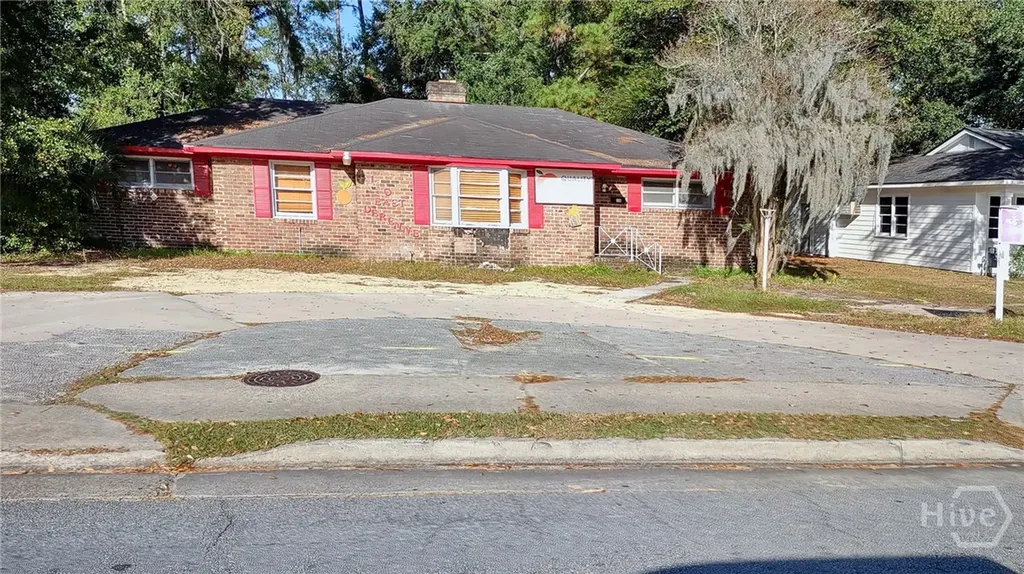 110 E Derenne Avenue Savannah GA 31405