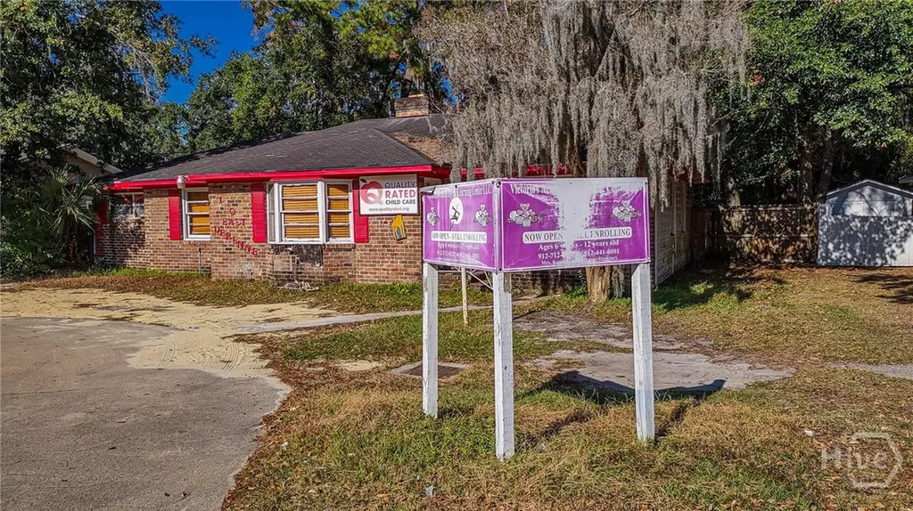 110 E Derenne Avenue Savannah GA 31405