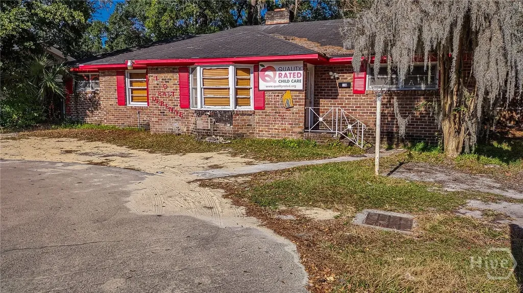 110 E Derenne Avenue Savannah GA 31405