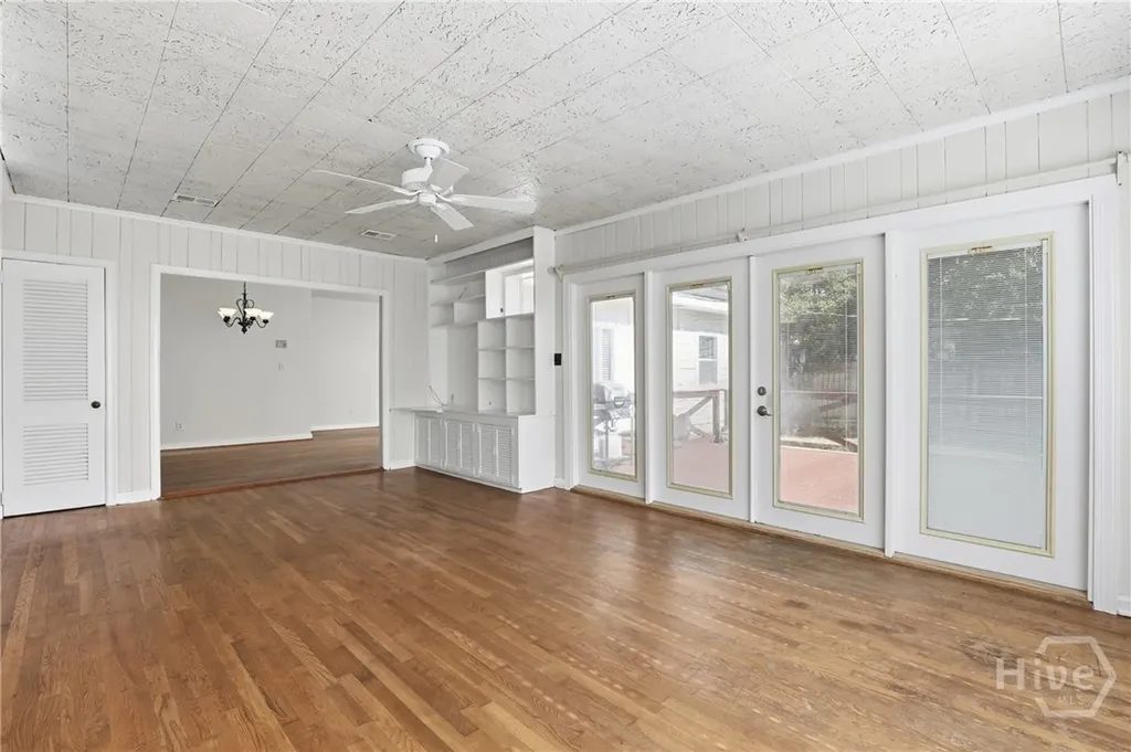 115 E 60th Street Savannah GA 31405