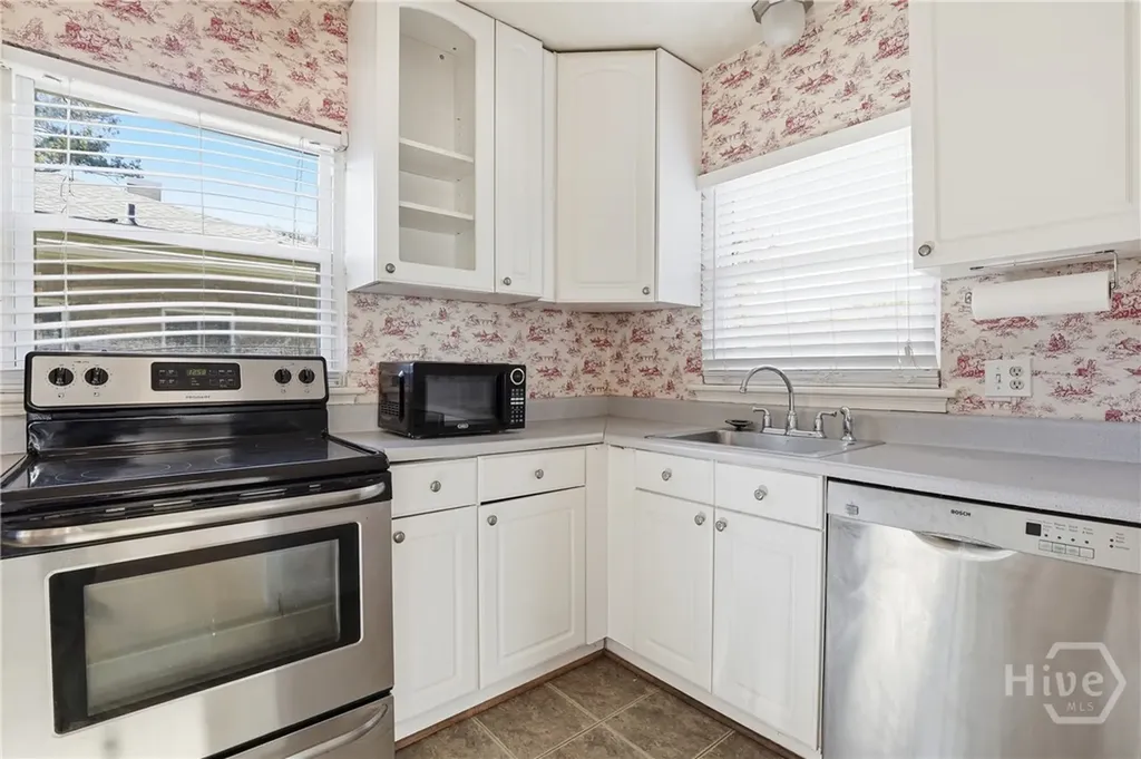 115 E 60th Street Savannah GA 31405