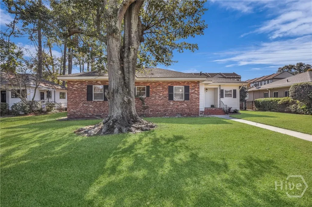 115 E 60th Street Savannah GA 31405
