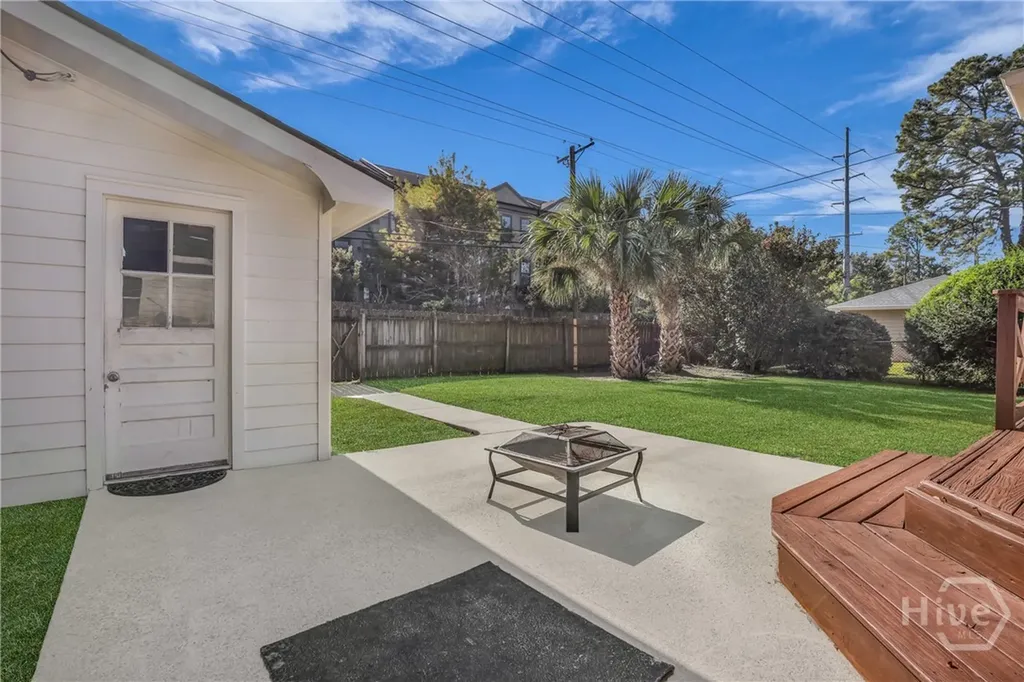 115 E 60th Street Savannah GA 31405