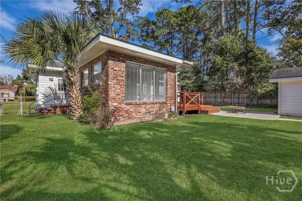 115 E 60th Street Savannah GA 31405