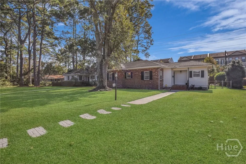 115 E 60th Street Savannah GA 31405