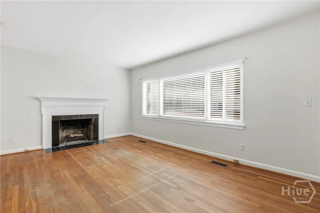115 E 60th Street Savannah GA 31405