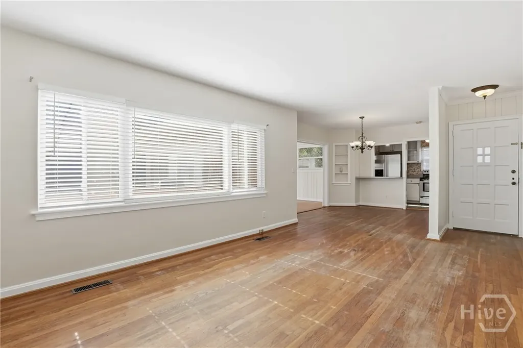 115 E 60th Street Savannah GA 31405